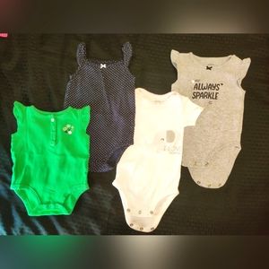 4 baby onesies, size 6m